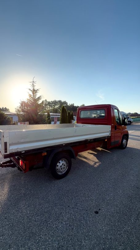 Transport-LKW der Firma BH Entrümpelung